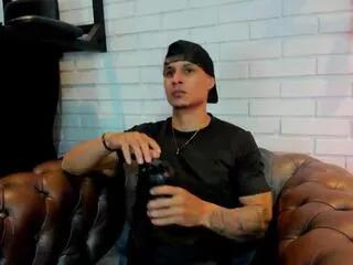 noah_hunther on Flirt4Free 