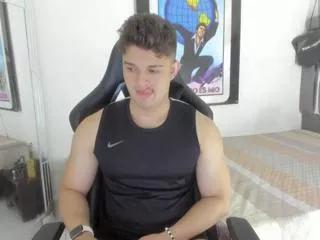 oliver_whitee on Flirt4Free 