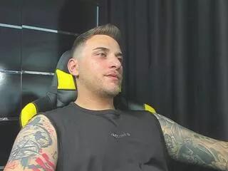 ruben_deniro on Flirt4Free 