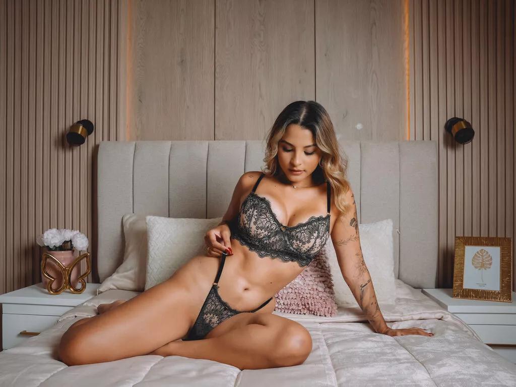 AlinaBass on LiveJasmin