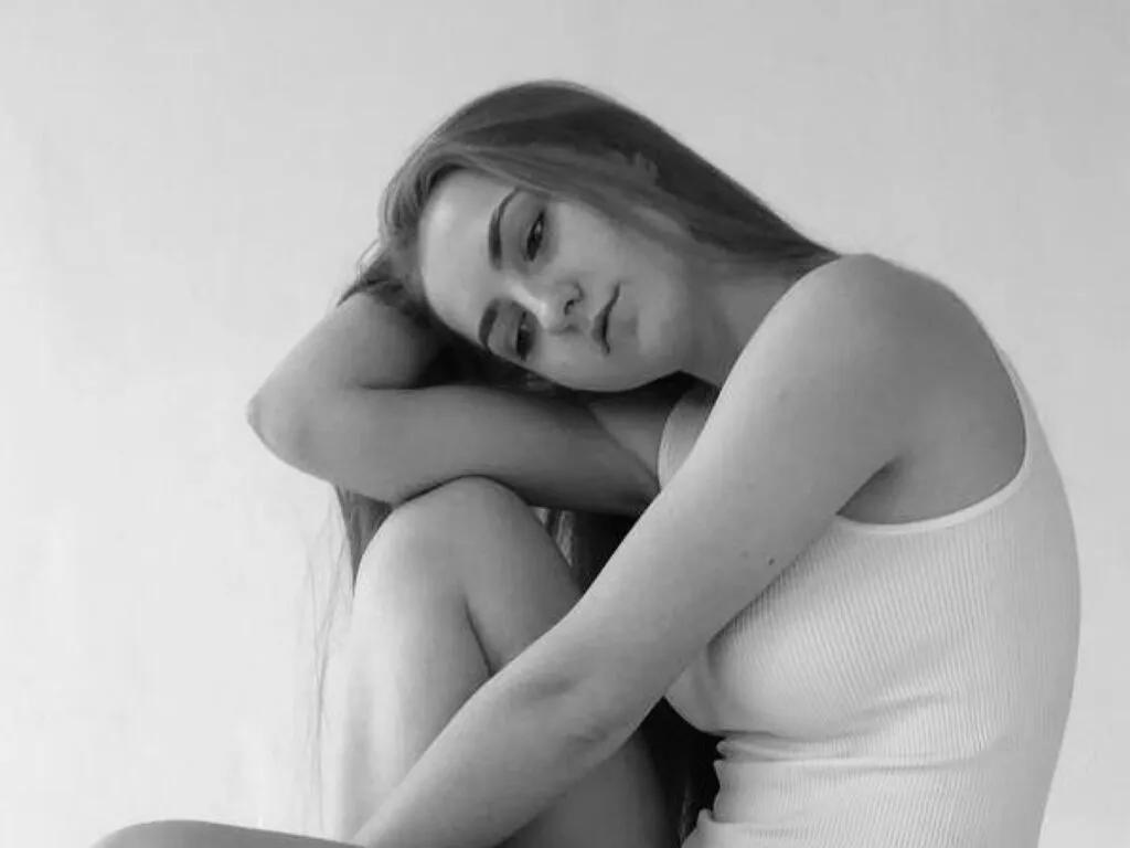 Discover CwenGammell, she wants to masturbate for you CwenGammell from LiveJasmin