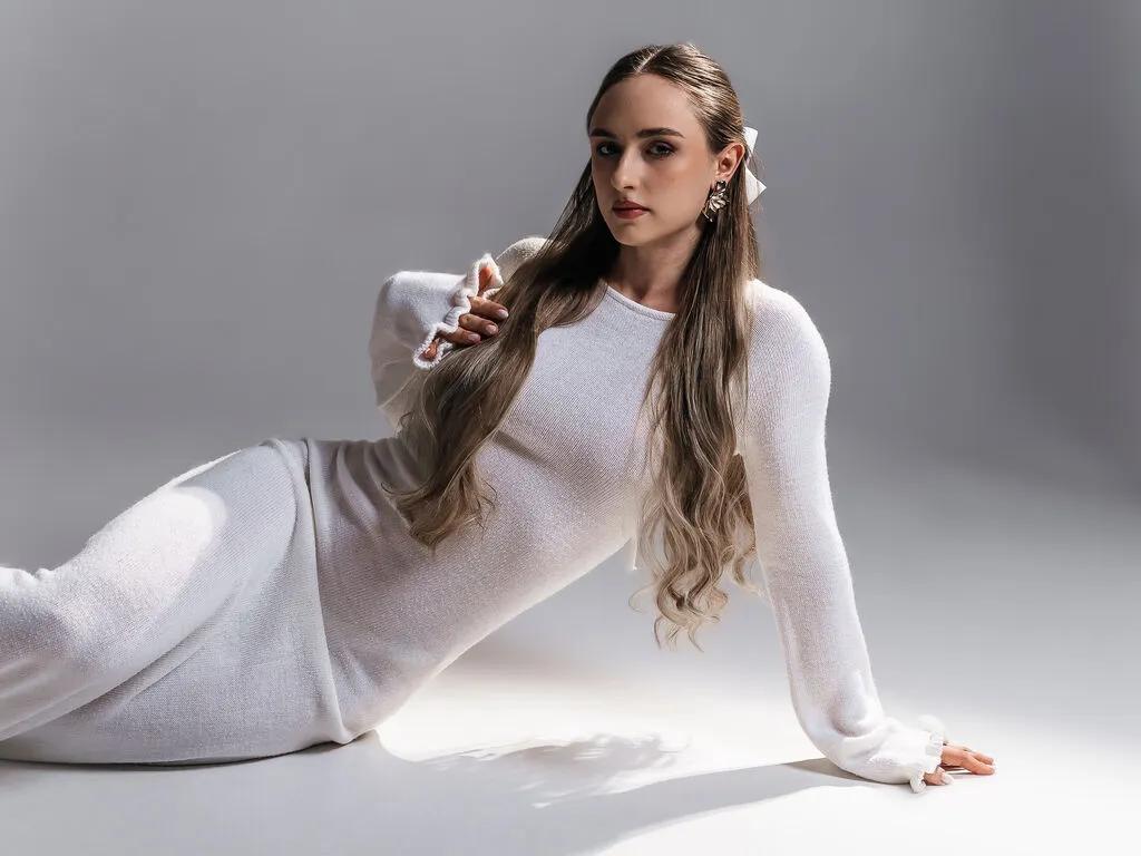 Cute DannaWhite wants you to fuck her body now DannaWhite from LiveJasmin