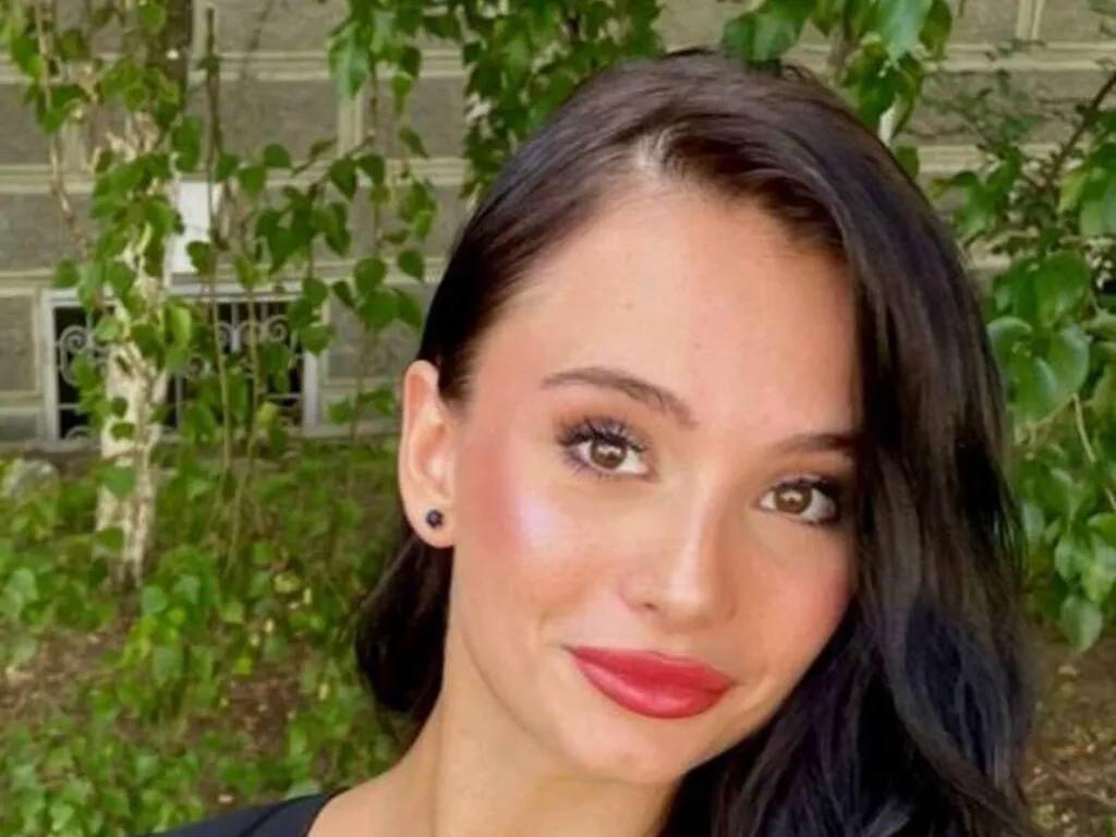 Try cute stripper DesxreEclipse DesxreEclipse from LiveJasmin