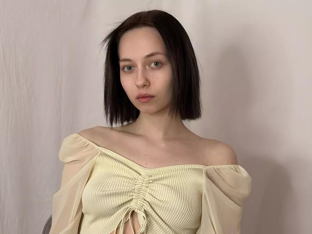 EmilyRata on LiveJasmin 