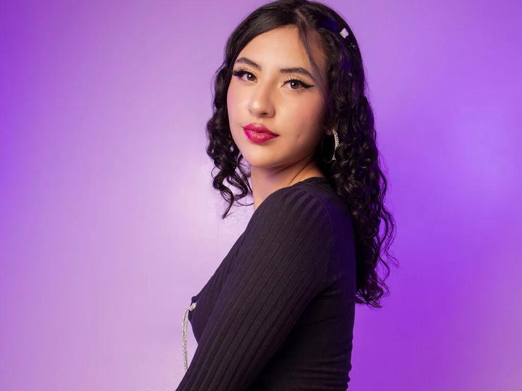 EmilySnowe on LiveJasmin 