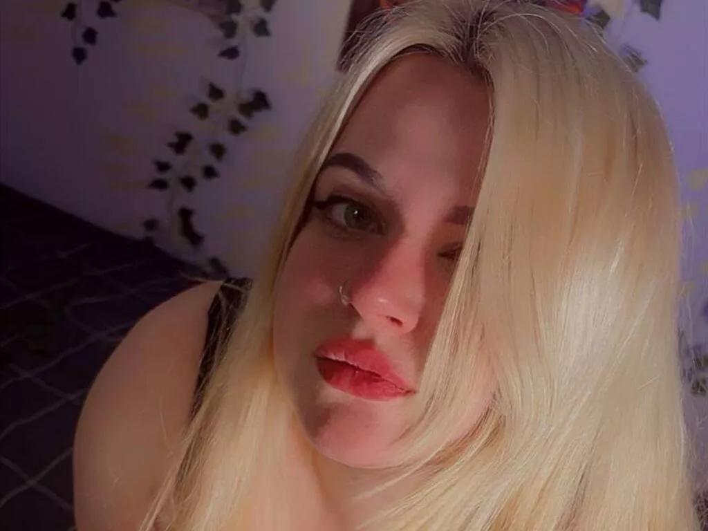 FeralCrystal on LiveJasmin 