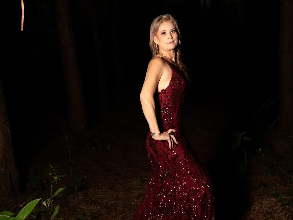 JadeBlackwood on LiveJasmin