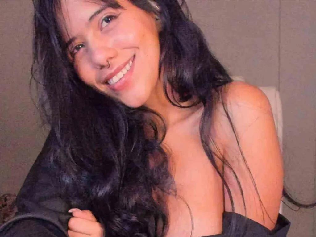 Watch JennaDimons, she wants to masturbate for you JennaDimons from LiveJasmin