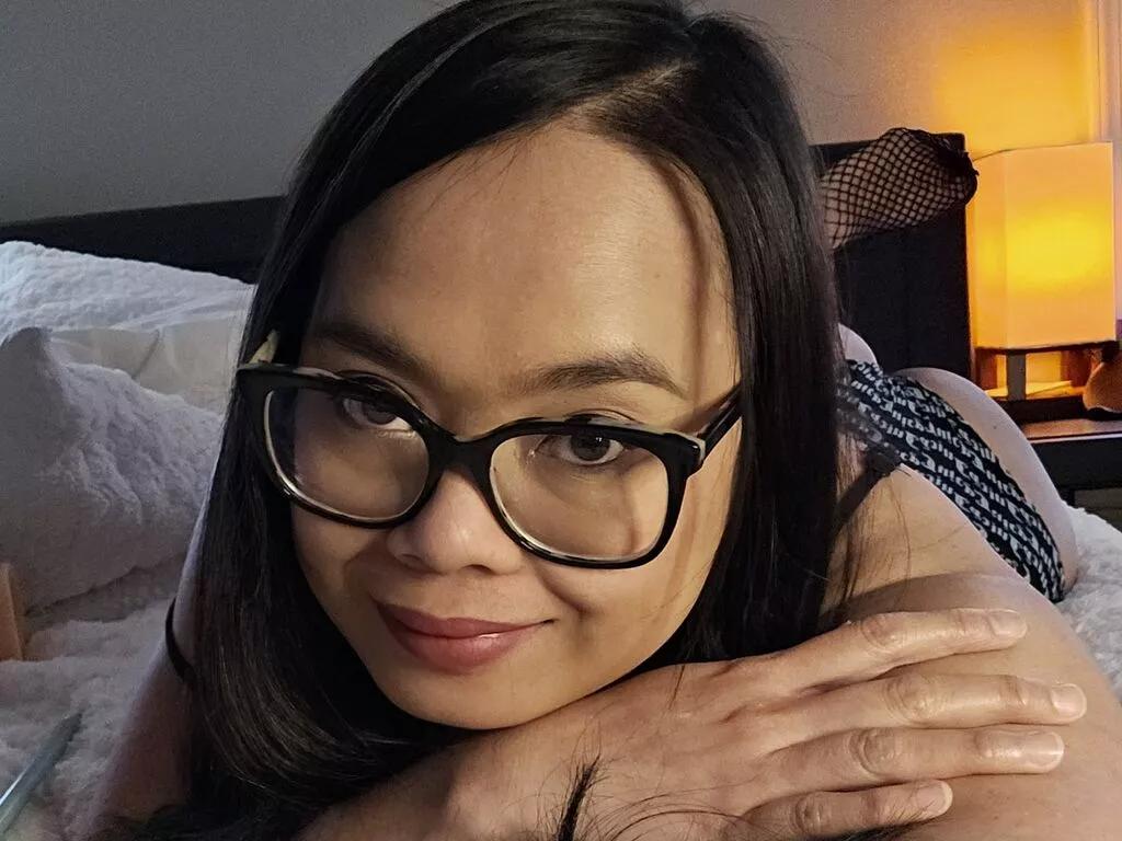 KiekieMo on LiveJasmin 