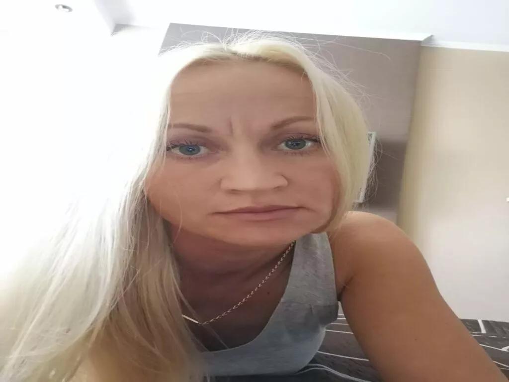 KiraSune on LiveJasmin 
