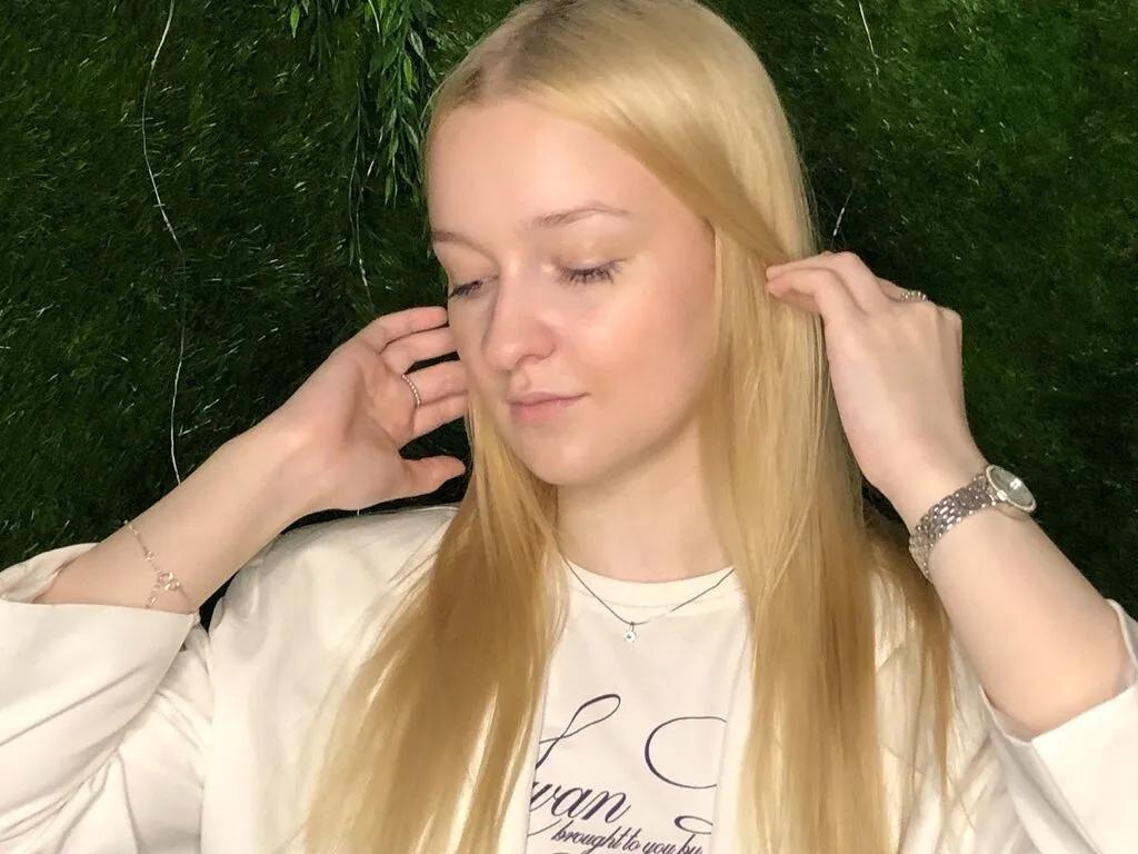 Explore 18 years old MadalineStehlik from LiveJasmin MadalineStehlik from LiveJasmin