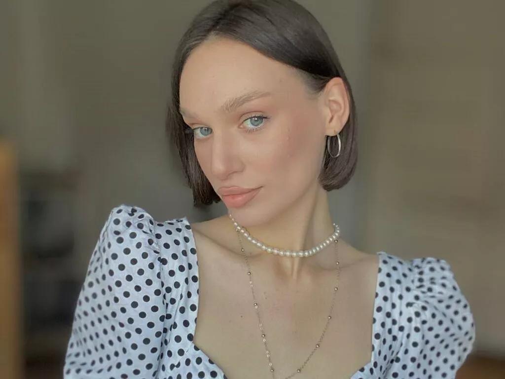 RozeEyez on LiveJasmin