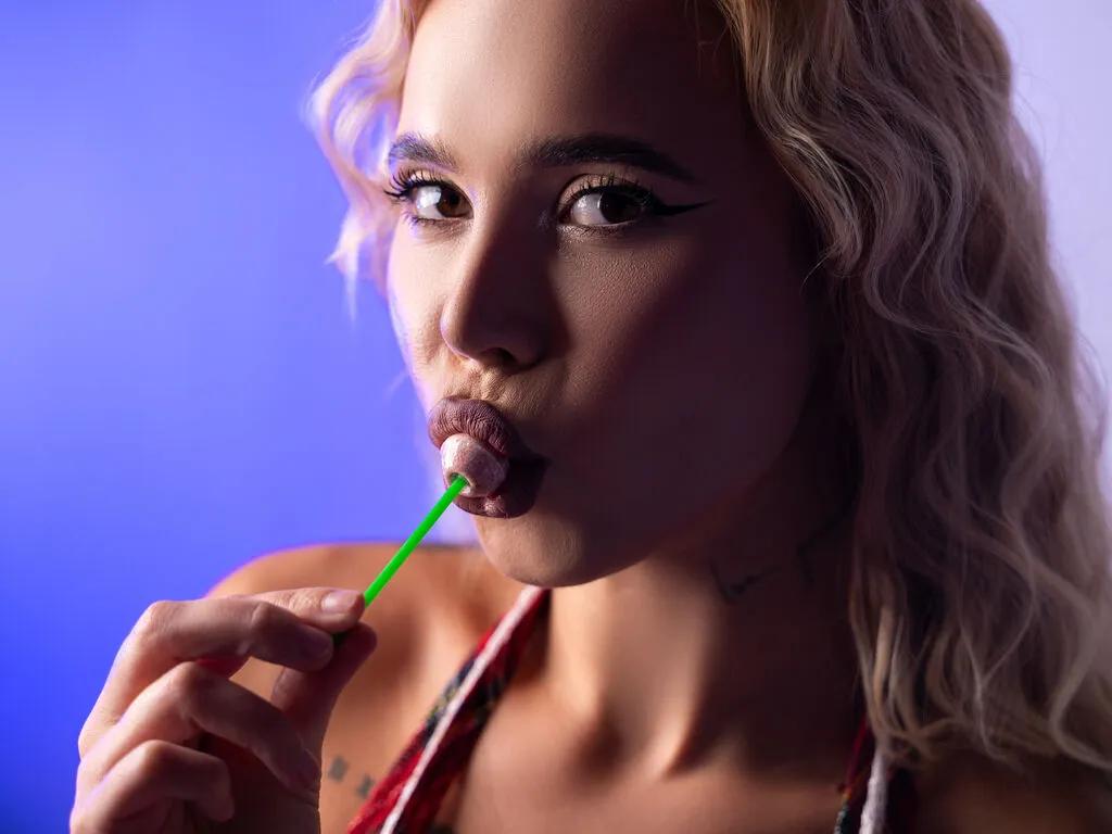 Cute SandraDymond wants you to fuck her body now SandraDymond from LiveJasmin