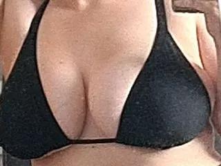 BustyBabe18xx on Streamate 