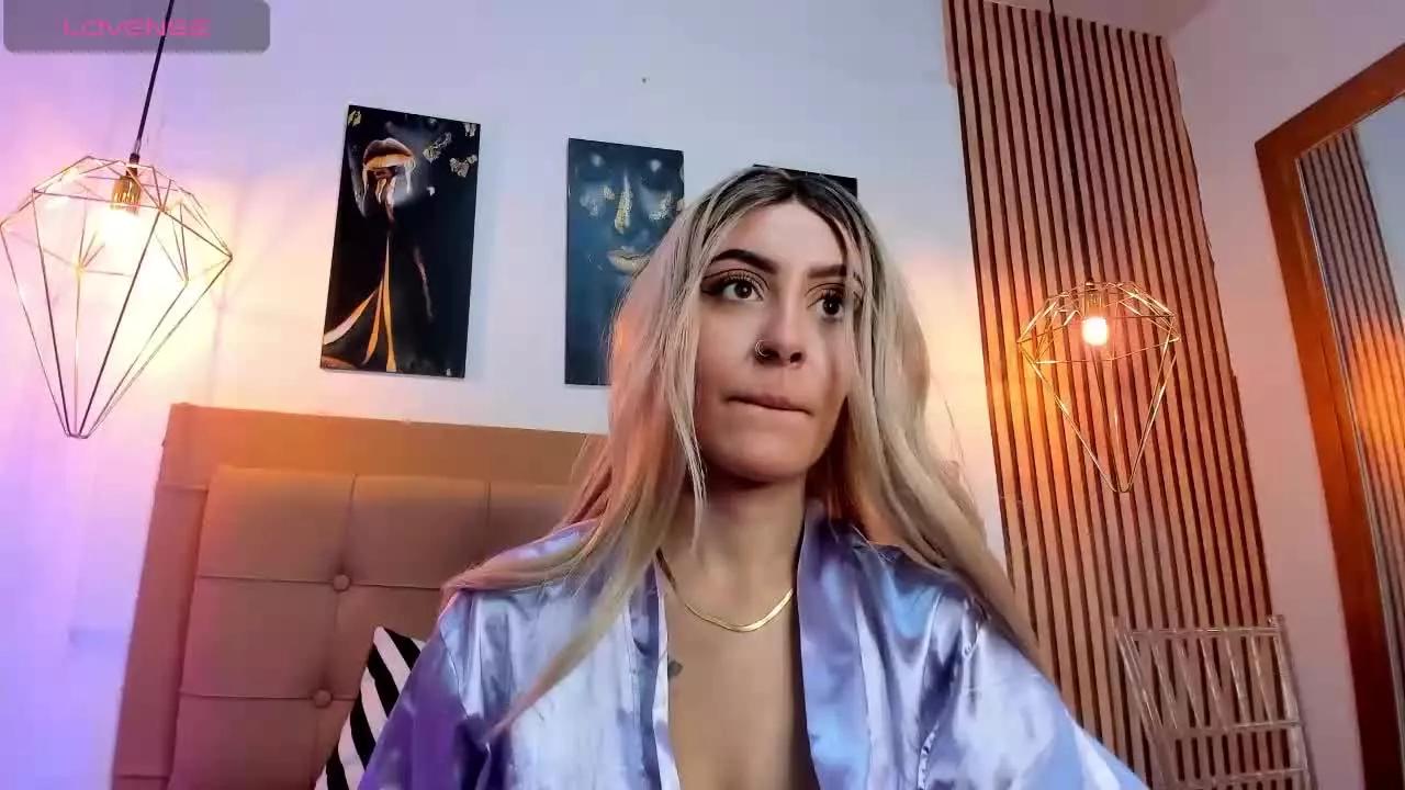 AlesziaRose on Streamray 