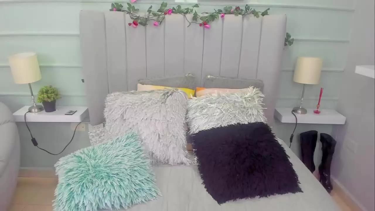AndreaaSinclair on Streamray 