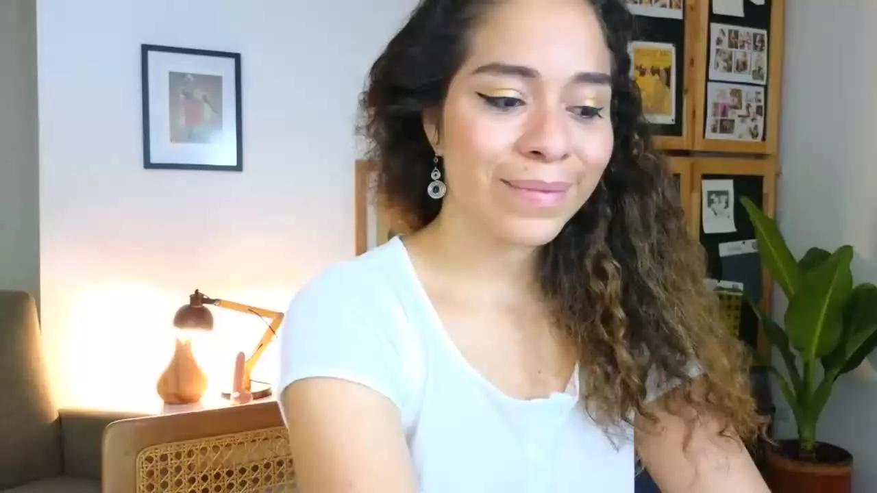 Annekamy on Streamray 