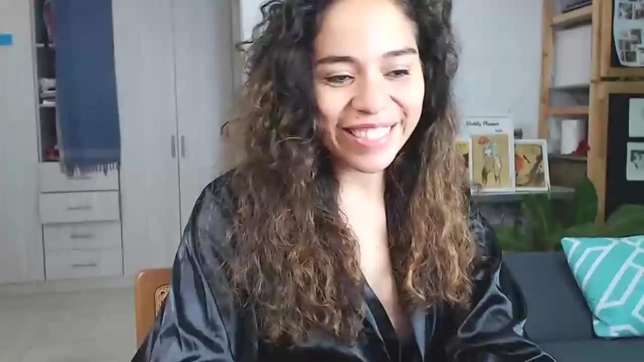 Annekamy on Streamray 
