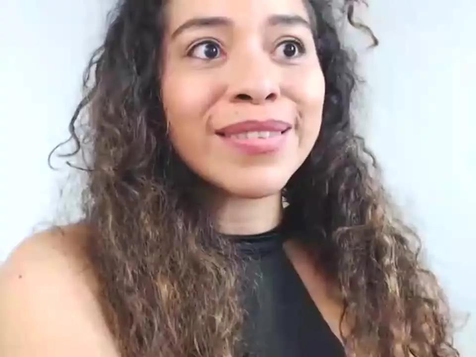Annekamy on Streamray 