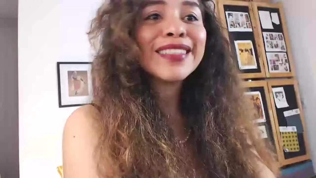 Annekamy on Streamray 