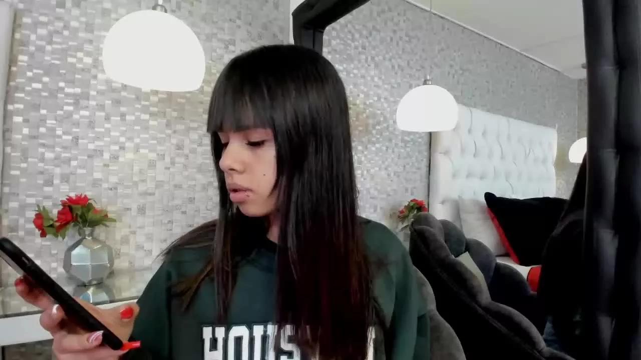 ArianaCollihs on Streamray 