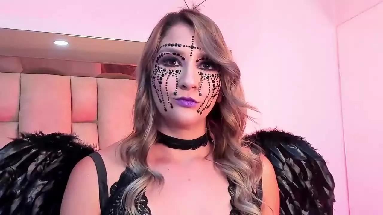 CristalBalwin on Streamray 