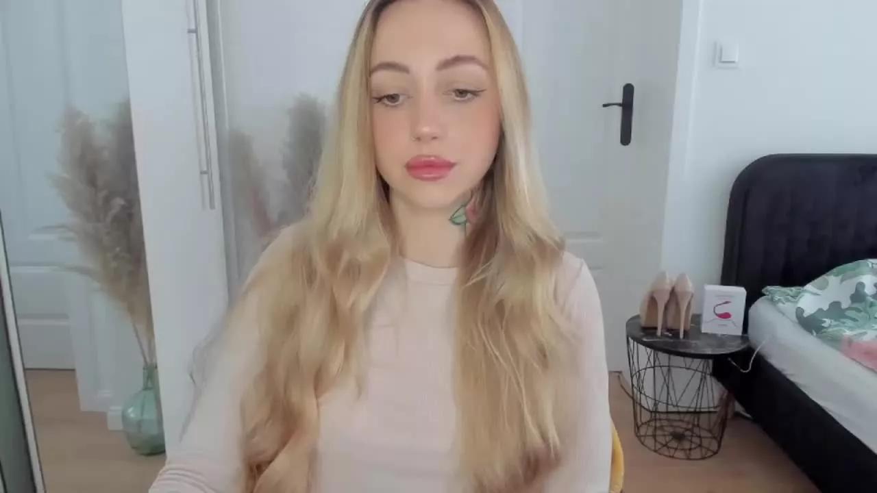 FlowerCoralie on Streamray 