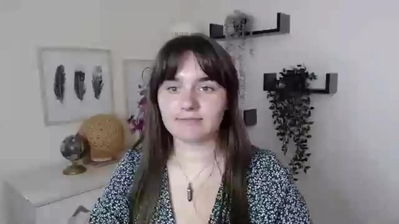 JulieDream on Streamray 