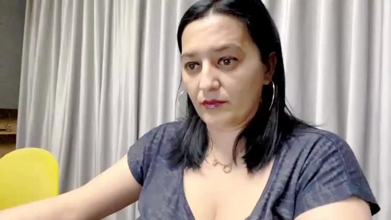 lovelymary2u on Streamray 