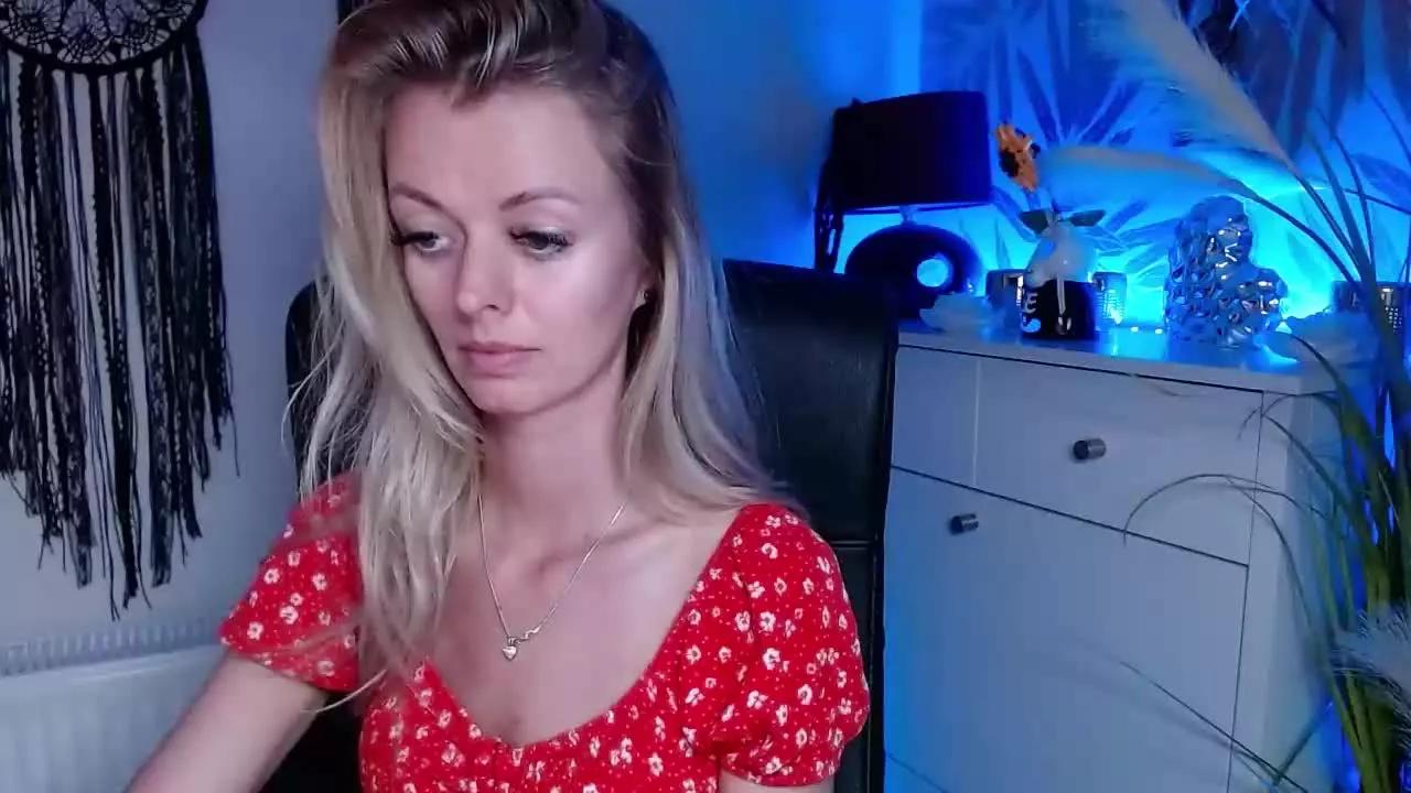 lovelyVALERIE on Streamray 