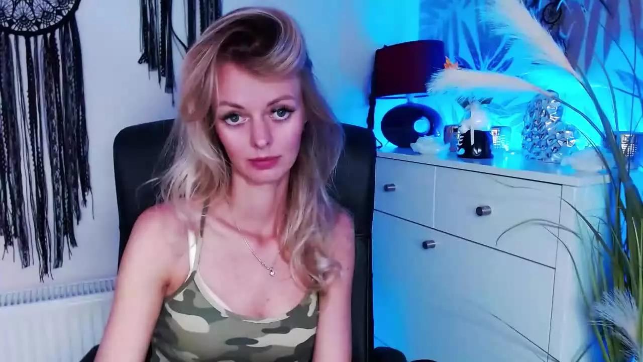 lovelyVALERIE on Streamray 