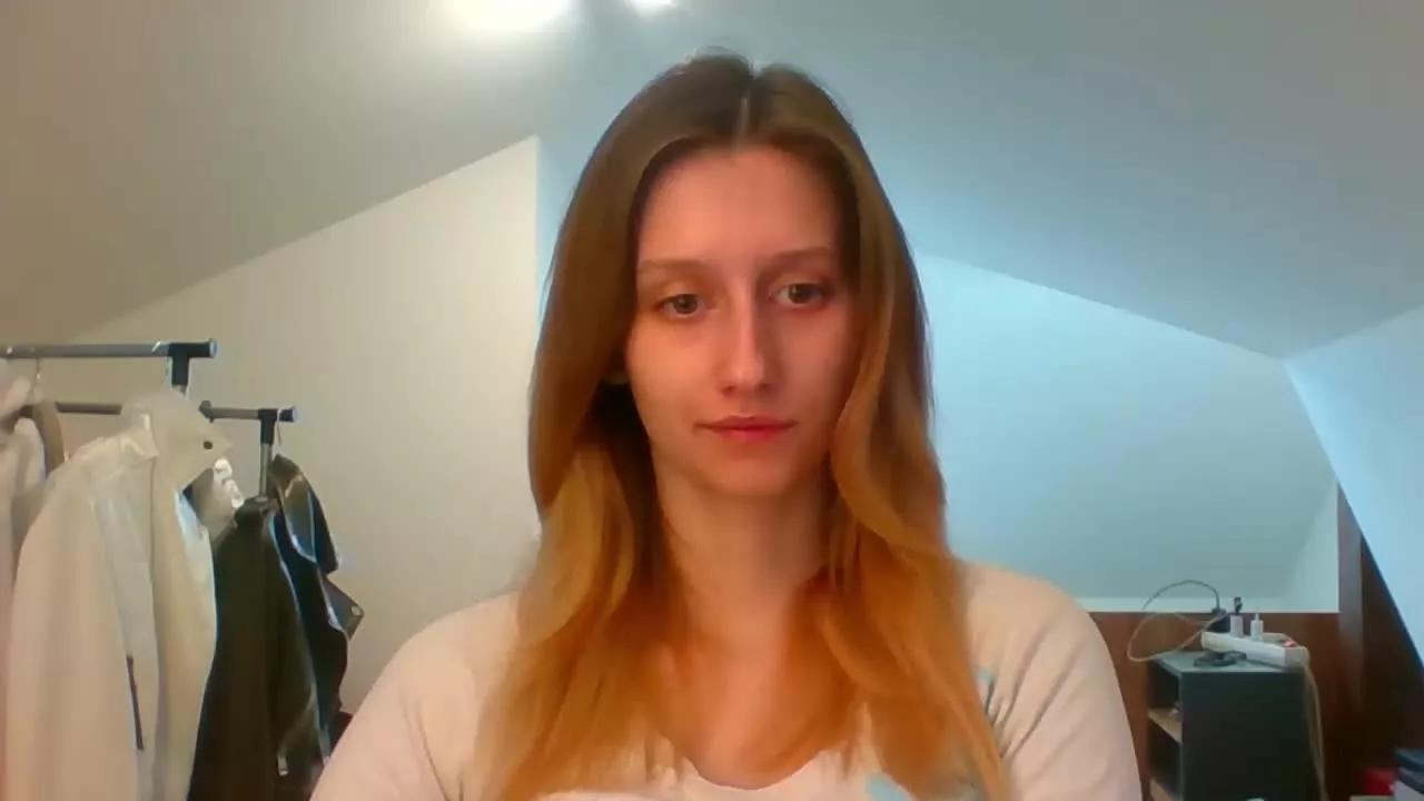 LunaCharm on Streamray 