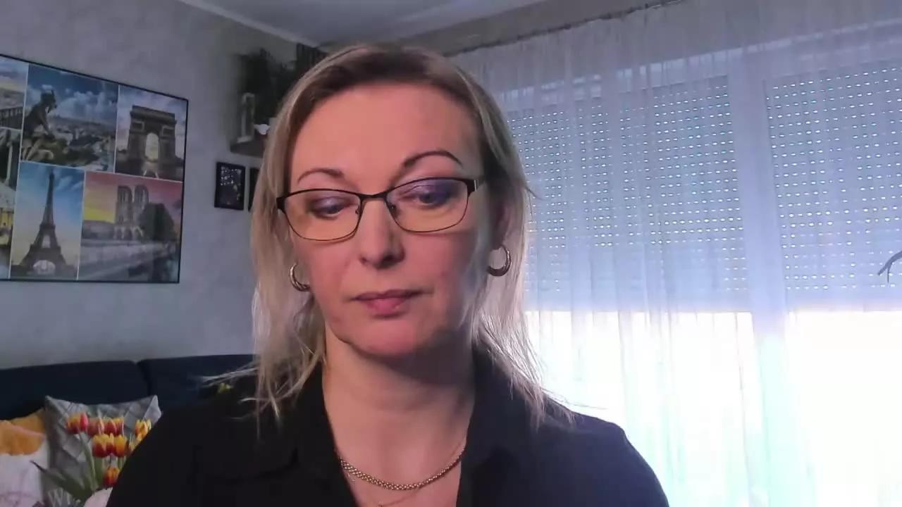 LUXvanessa on Streamray 