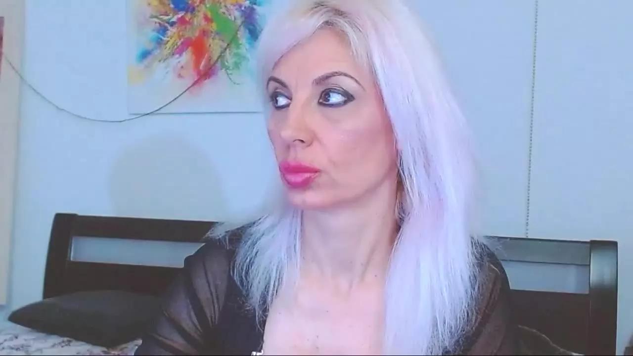 MissLaraHoney on Streamray 