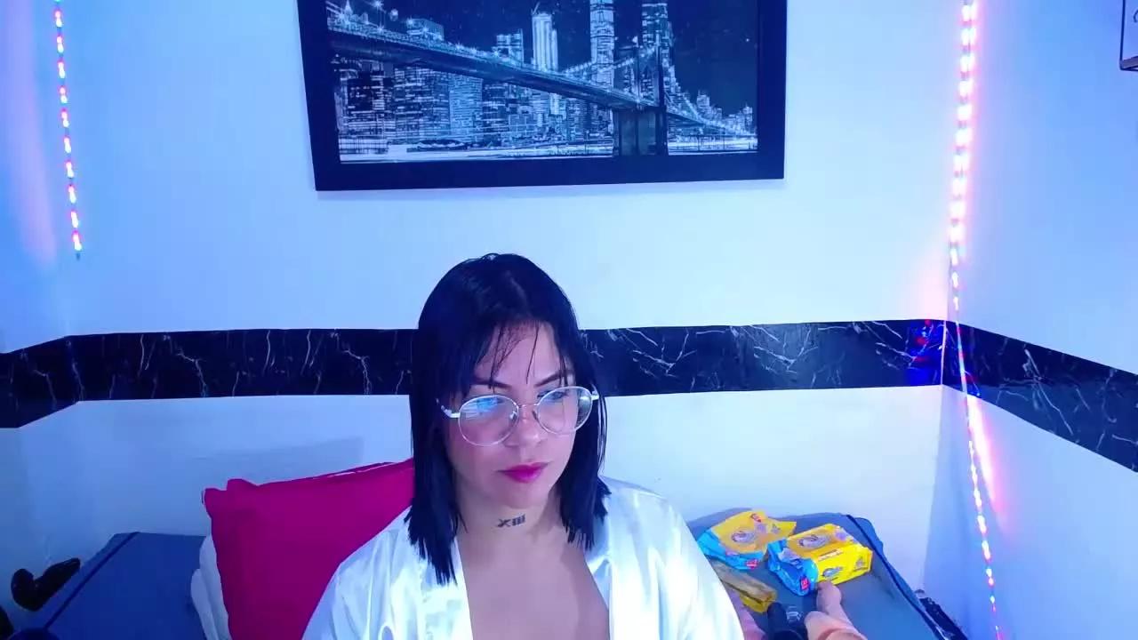 Missy_cougar1 on Streamray 