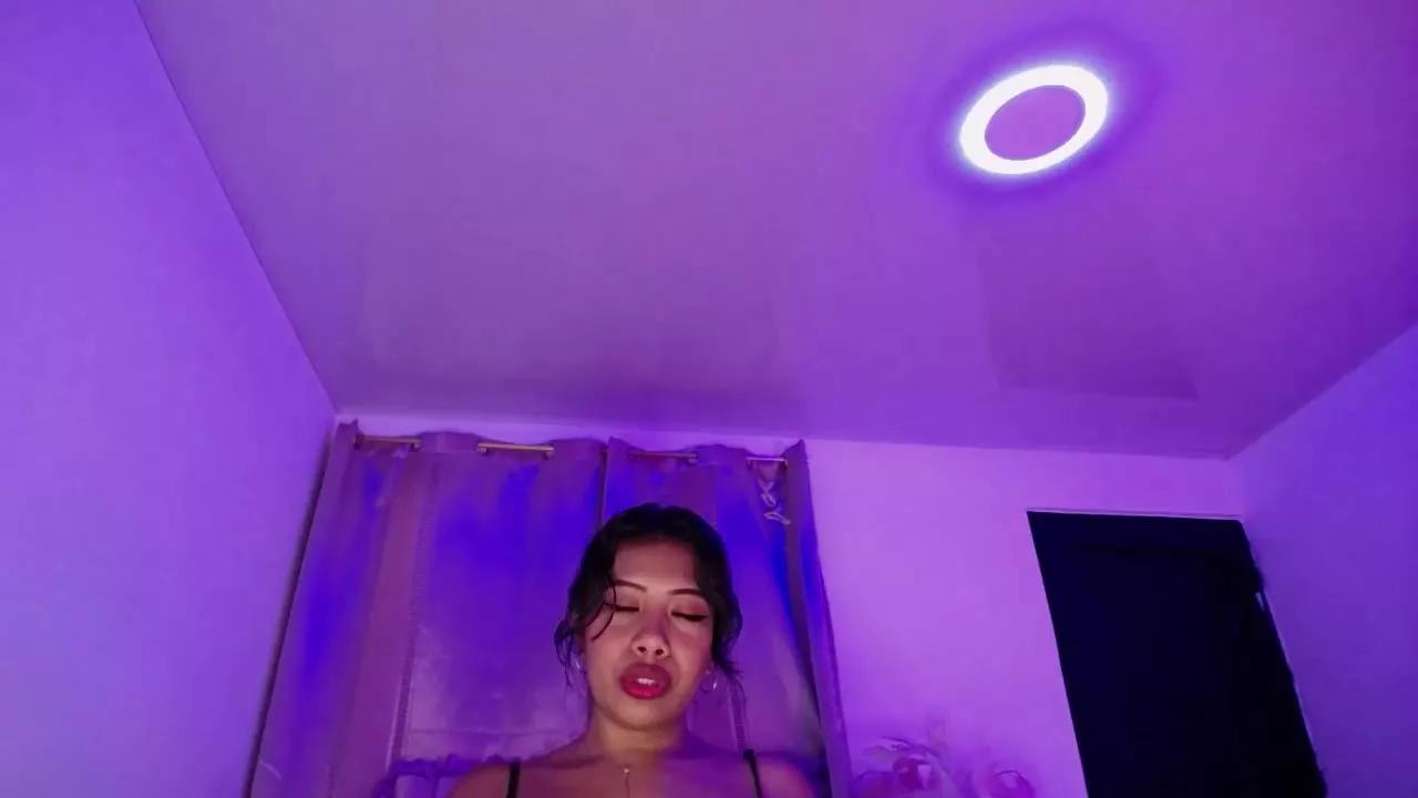 PaullaOrtiz1 on Streamray 
