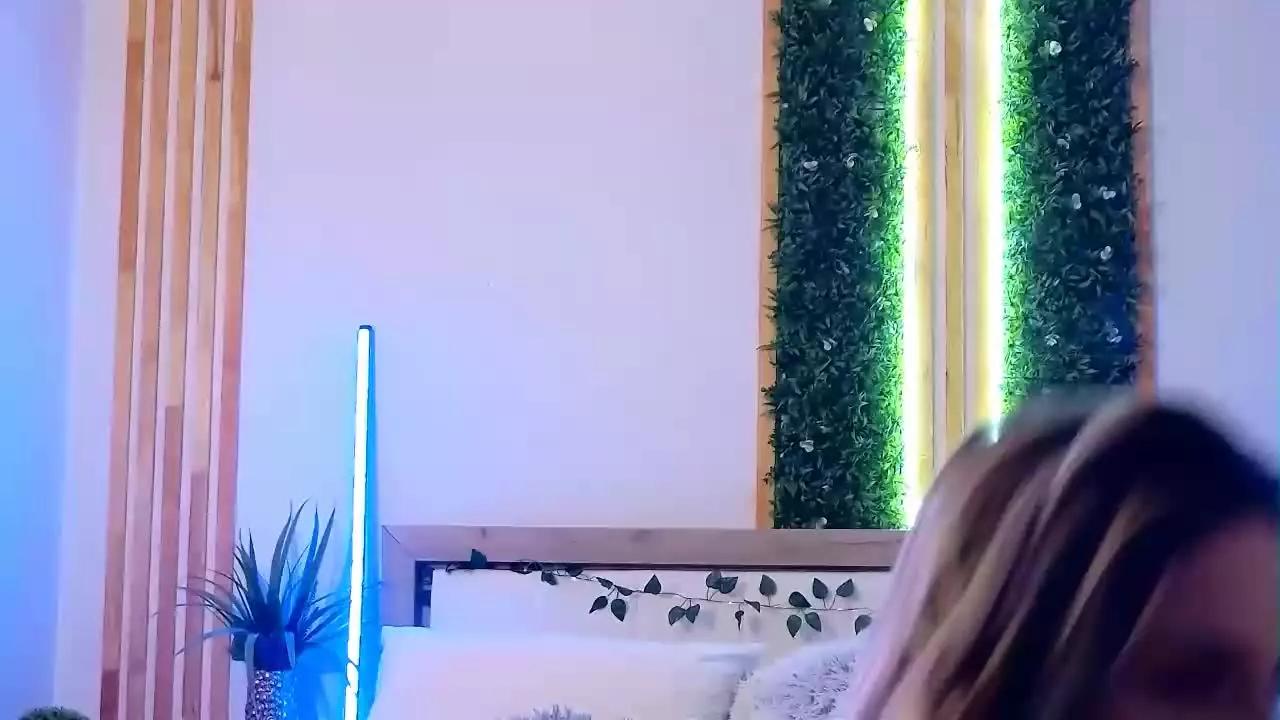 STEPHANIE01 on Streamray 