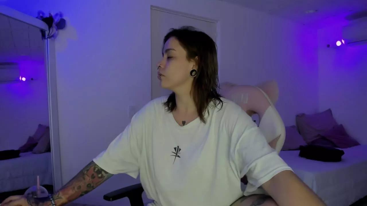 Succubus_Dolly on Streamray 