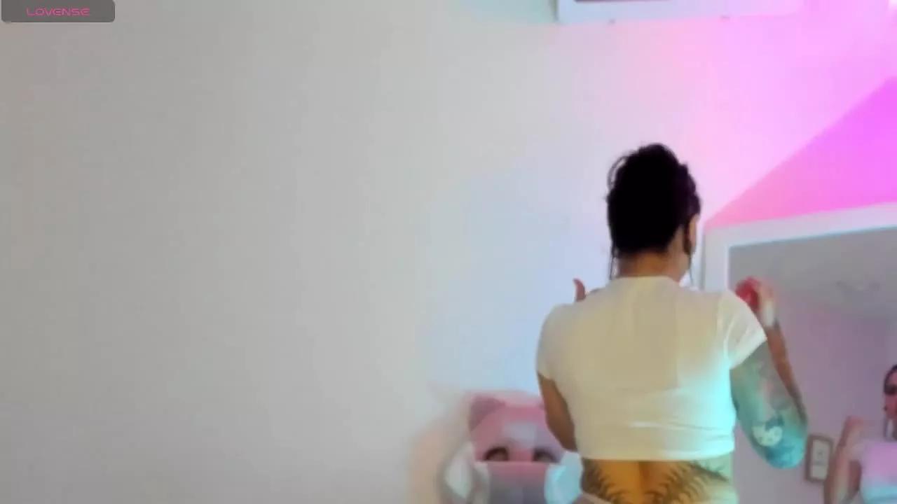 Succubus_Dolly on Streamray 