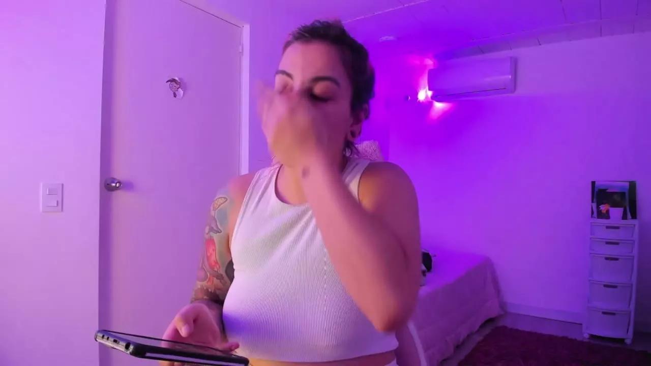 Succubus_Dolly on Streamray 