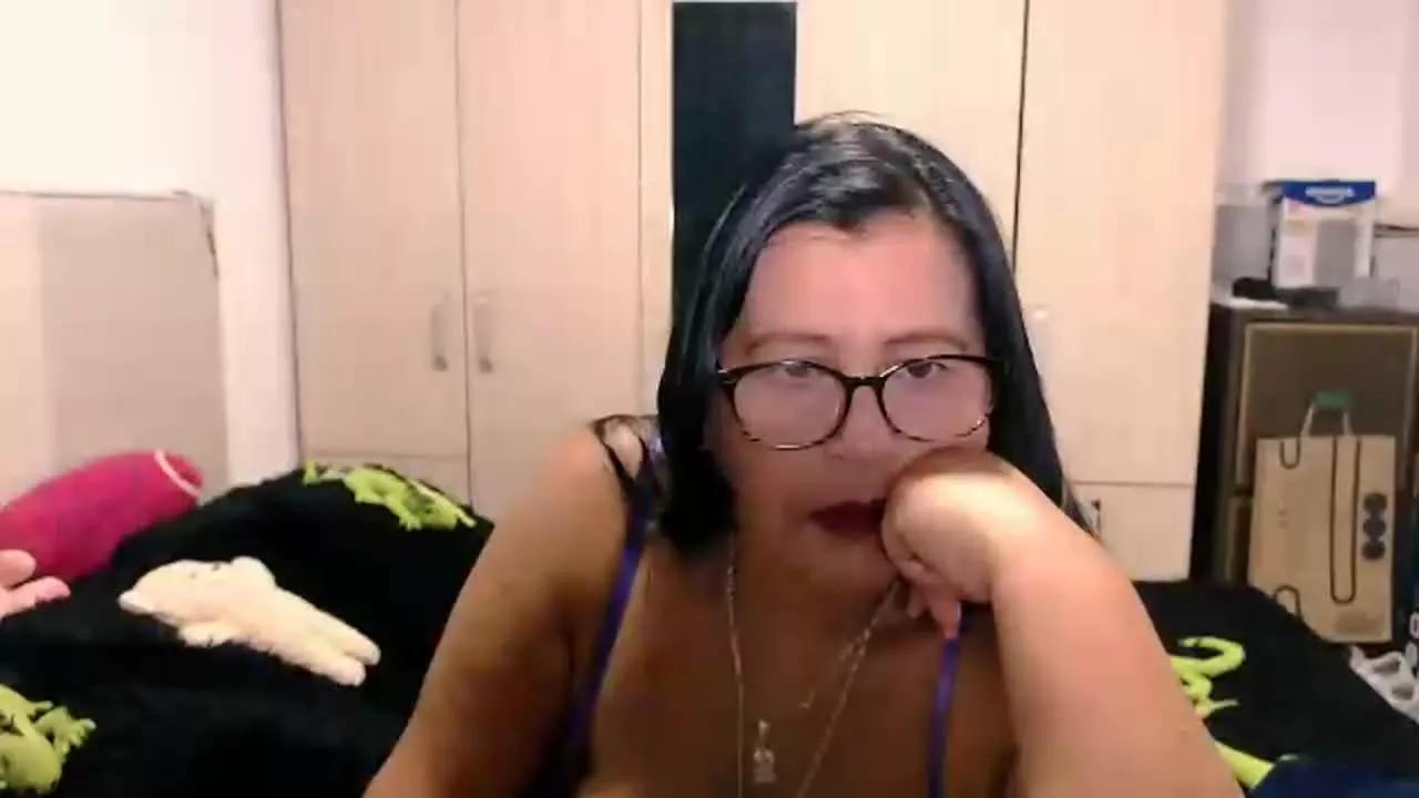 Violetmilf on Streamray 