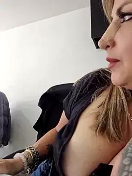 Freechat _Abril-Office1 on StripChat