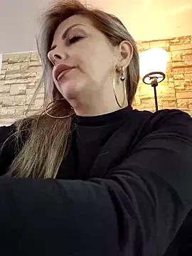 Freechat _Abril-Office1 on StripChat
