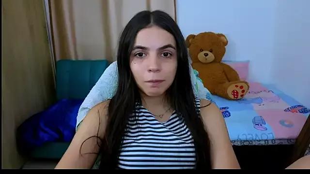 _elenna on StripChat