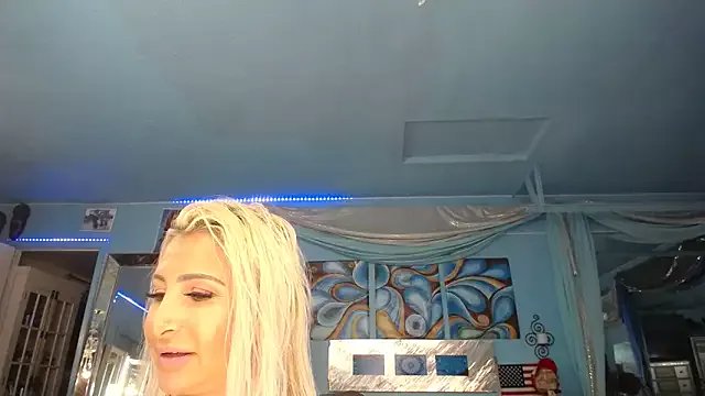 Freechat ADRIANNA_FOX on StripChat