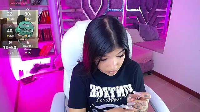 AliceWalker_11 on StripChat 