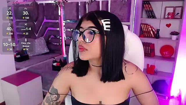 AliceWalker_11 on StripChat 