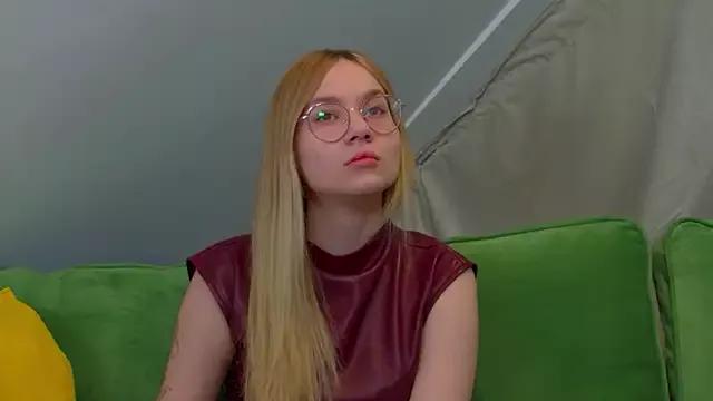 AnidiBerry on StripChat 