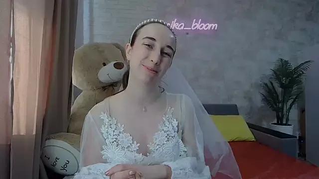 Anika_bloom on StripChat 
