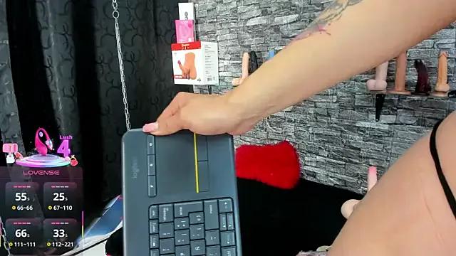 annavi_ on StripChat 